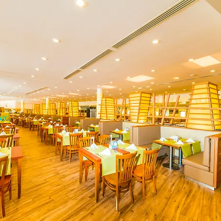 Vonresort Golden & Aqua 4* 锡德