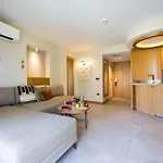 Vonresort Golden & Aqua Complex Side