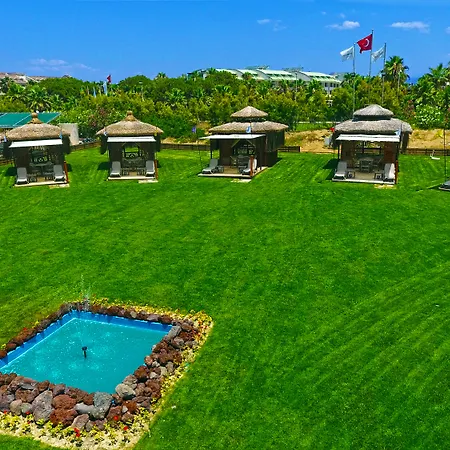 Vonresort Golden & Aqua 4* Side